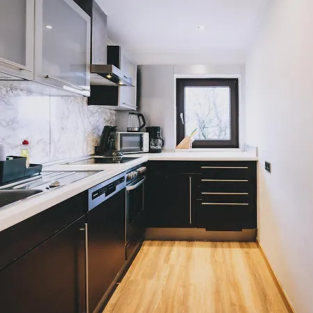 Areit By We Rent, Summercard Included زيل أم سي